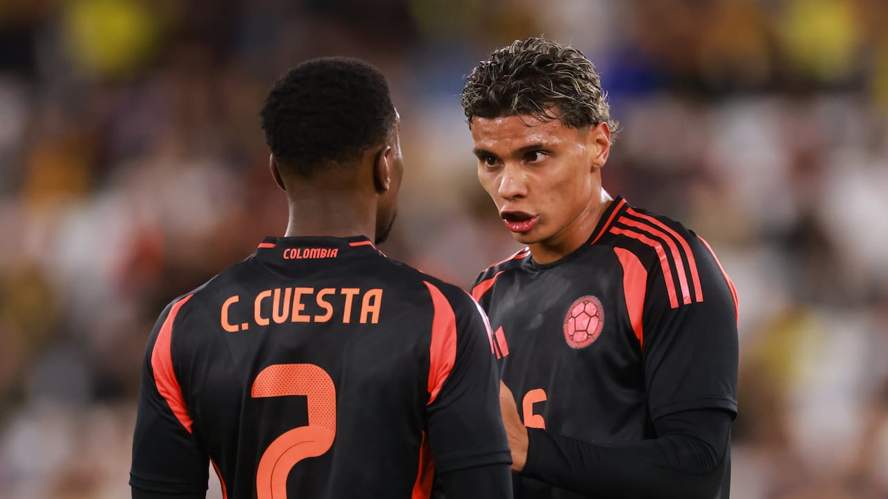 LONDON, ENGLAND - MARCH 22: Carlos Cuesta and Richard Rios of Colombia during the international friendly match between Spain and Colombia at London Stadium on March 22, 2024 in London, England. (Photo by Marc Atkins/Getty Images)