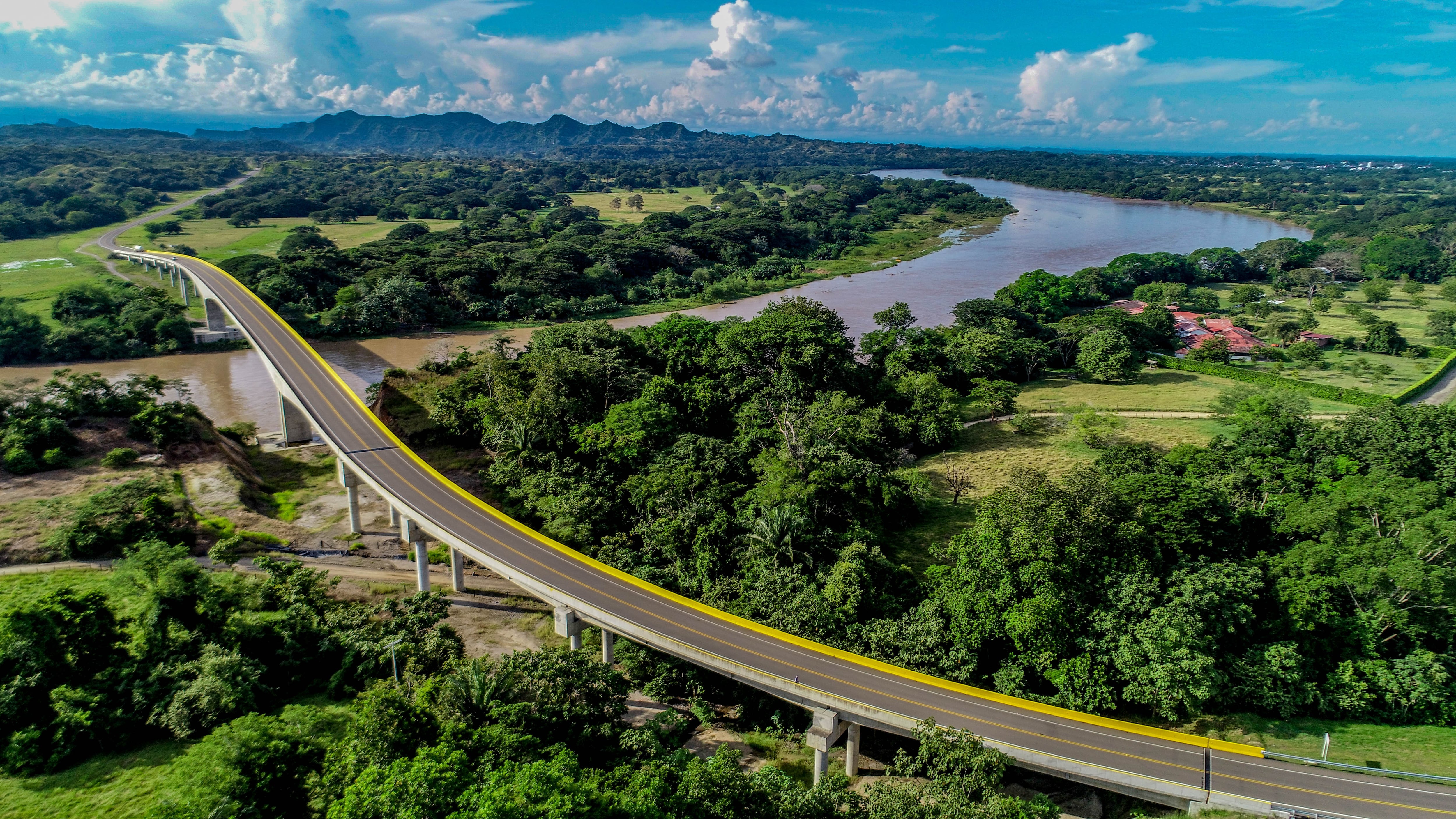 El corredor Girardot – Honda – Puerto Salgar incorpora 48 puentes vehiculares y cinco peatonales.