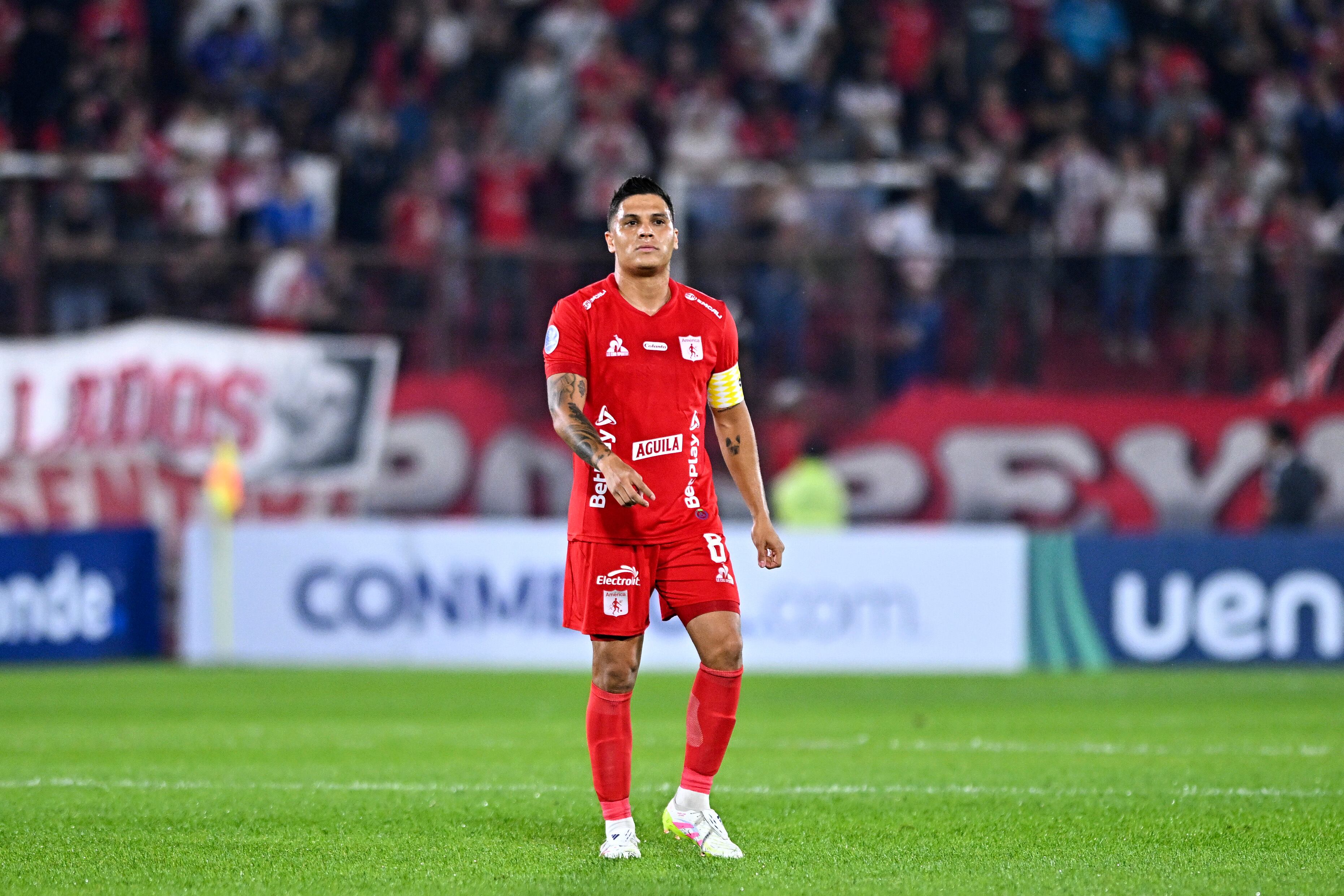 BUENOS AIRES, ARGENTINA - APRIL 23: Juan Fernando Quintero of America de Cali reacts during a Copa CONMEBOL Sudamericana match between Huracan and America de Cali at Tomas Adolfo Duco Stadium on April 23, 2025 in Buenos Aires, Argentina. (Photo by Rodrigo Valle/Getty Images)