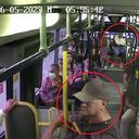 El presunto agresor se encontraba en la parte de atrás de un bus del MIO donde habría iniciado la confrontación con el pasajero que tenía puesta una gorra y se encontraba de pie.