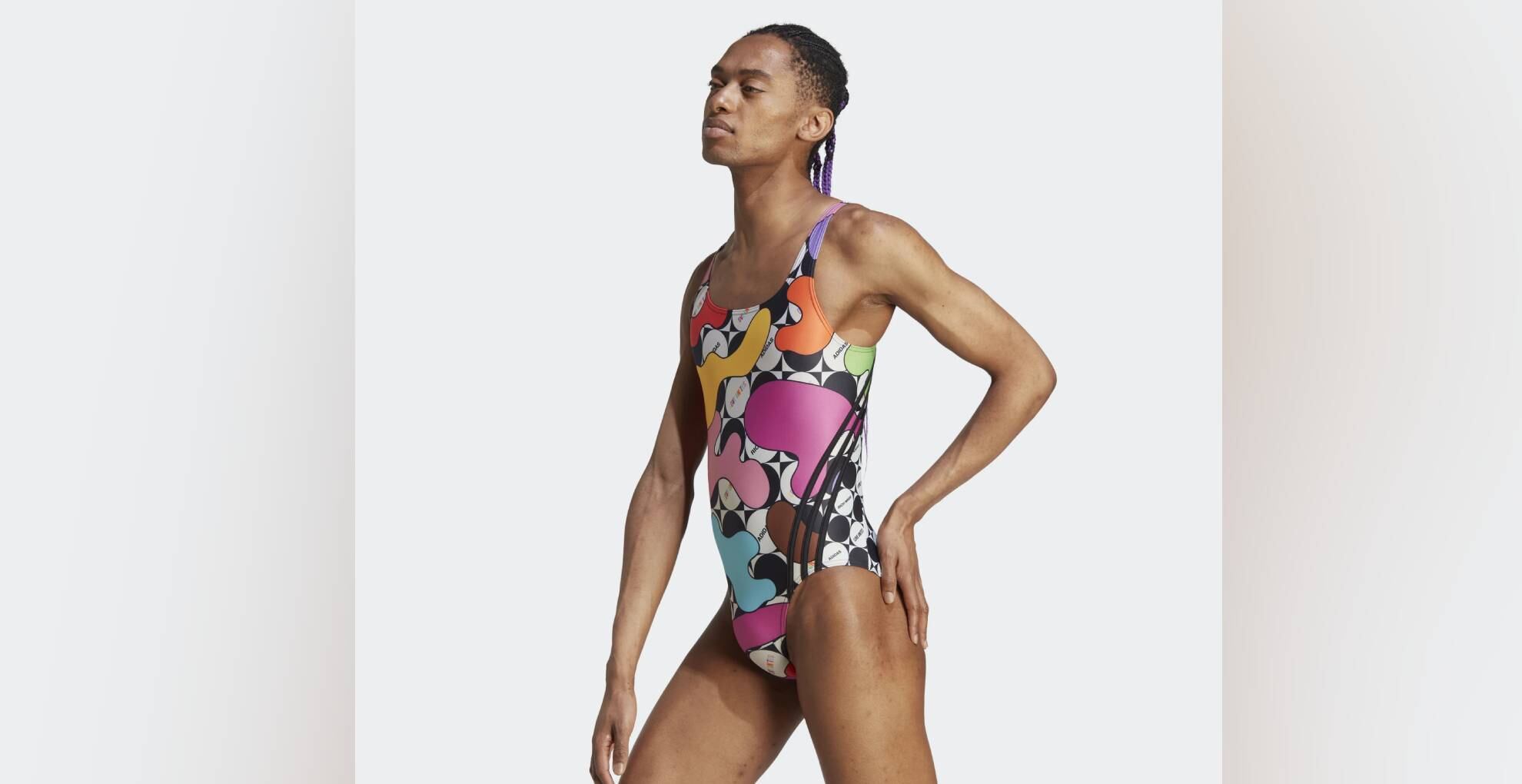 Página oficial Adidas. https://www.adidas.com/us/pride-swimsuit/IA3339.html