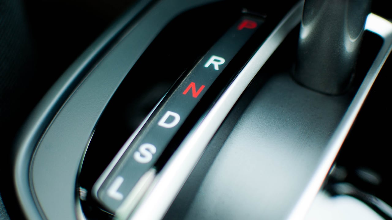 Las cajas automáticas traen varias posiciones como: D, N, P y R.