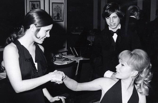 Debbie Reynolds y Carrie Fisher. Foto: AP.