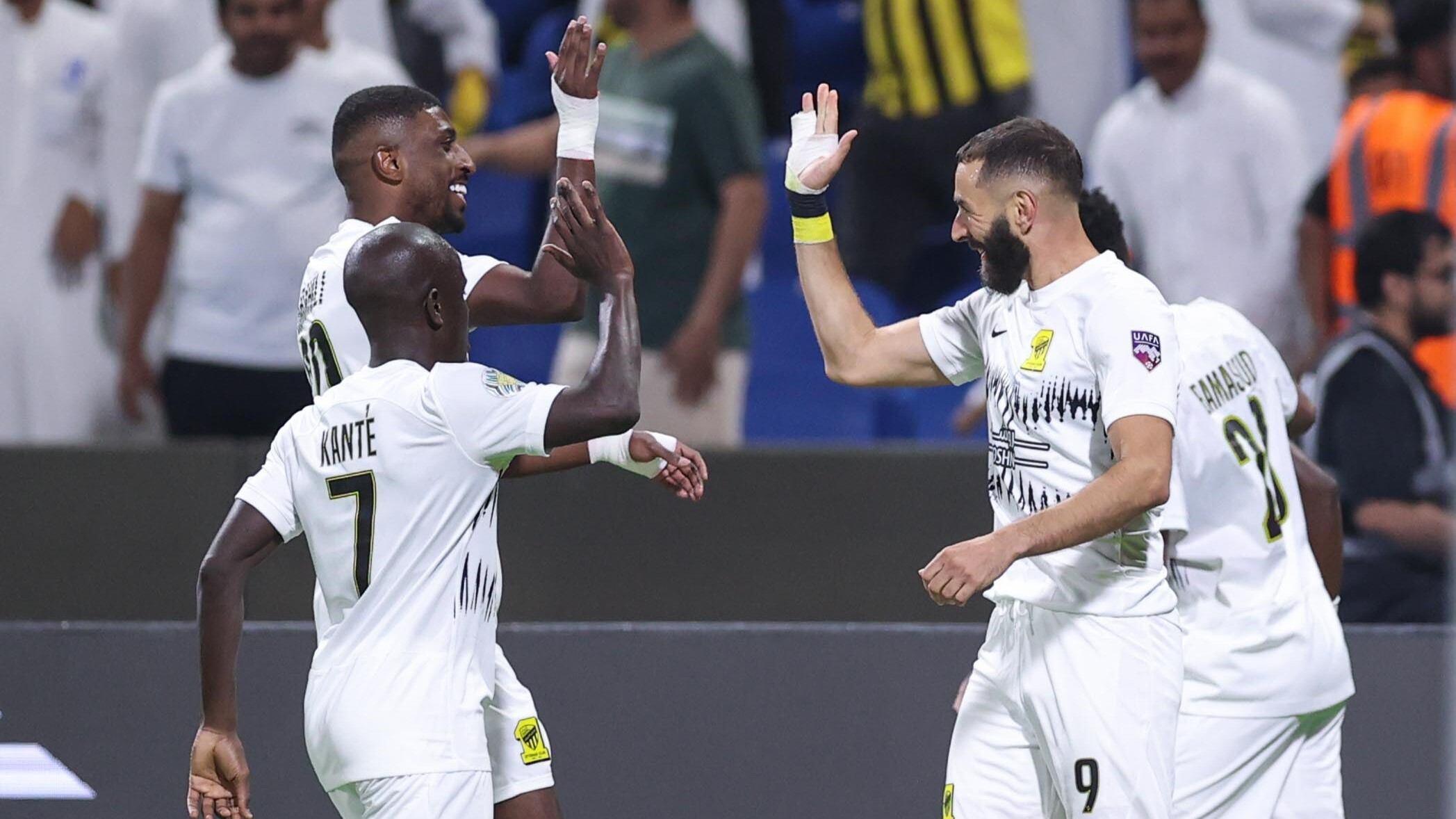 Las dos figuras hicieron su debut en territorio árabe