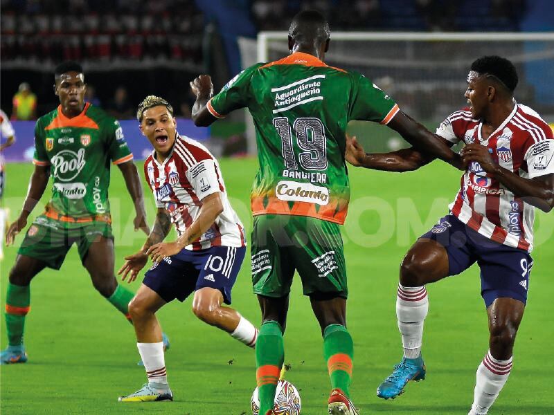 Juan Fernando Quintero no pudo evitar una nueva derrota del Junior de Barranquilla. Foto: Dimayor.