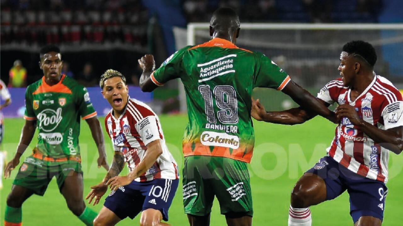 Juan Fernando Quintero no pudo evitar una nueva derrota del Junior de Barranquilla. Foto: Dimayor.