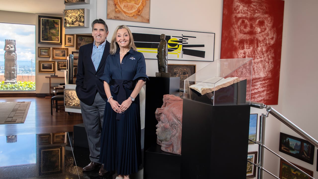 La pareja cuenta con una colección que reúne obras que abarcan desde el inicio de la modernidad artística en Colombia hasta la actualidad.