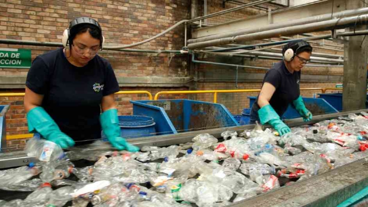 Mujeres trabajadoras /Publicaciones Semana. Guillermo Torres. Semana/Dinero