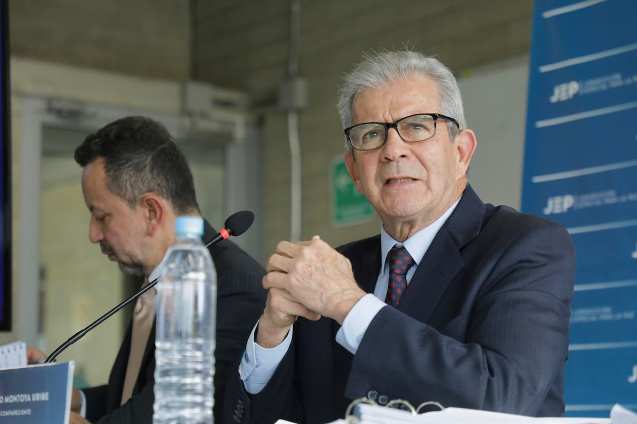 General Mario Montoya, excomandante del Ejército Nacional, ante la JEP