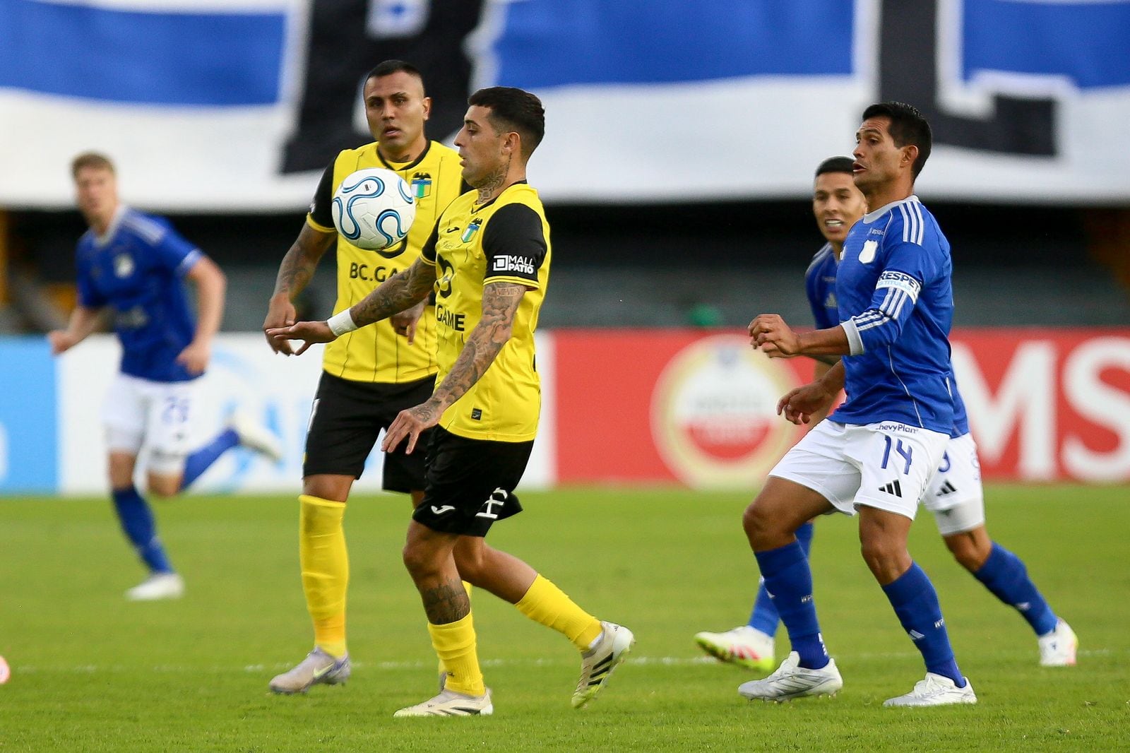 Imagen del partido de la fecha 6 de la fase de grupos de la Copa Sudamericana 2026, entre Millonarios y O'Higgins.
