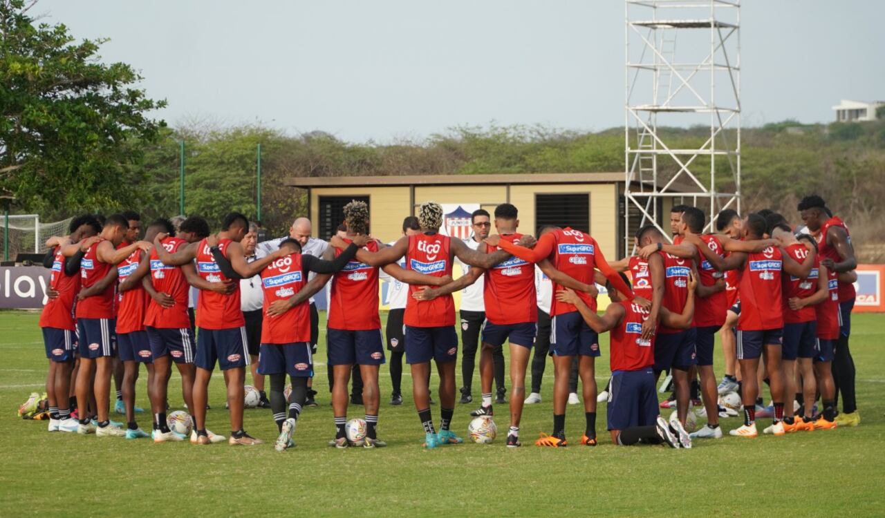 Cinco jugadores habrían sido apartados por actos de indisciplina.