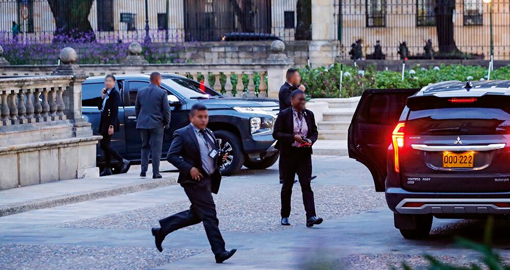 La Fiscalía abrió una investigación y los grupos antiterroristas, que cuestan millones de pesos, se dedicaron a buscar entre la basura las evidencias del supuesto atentado. 