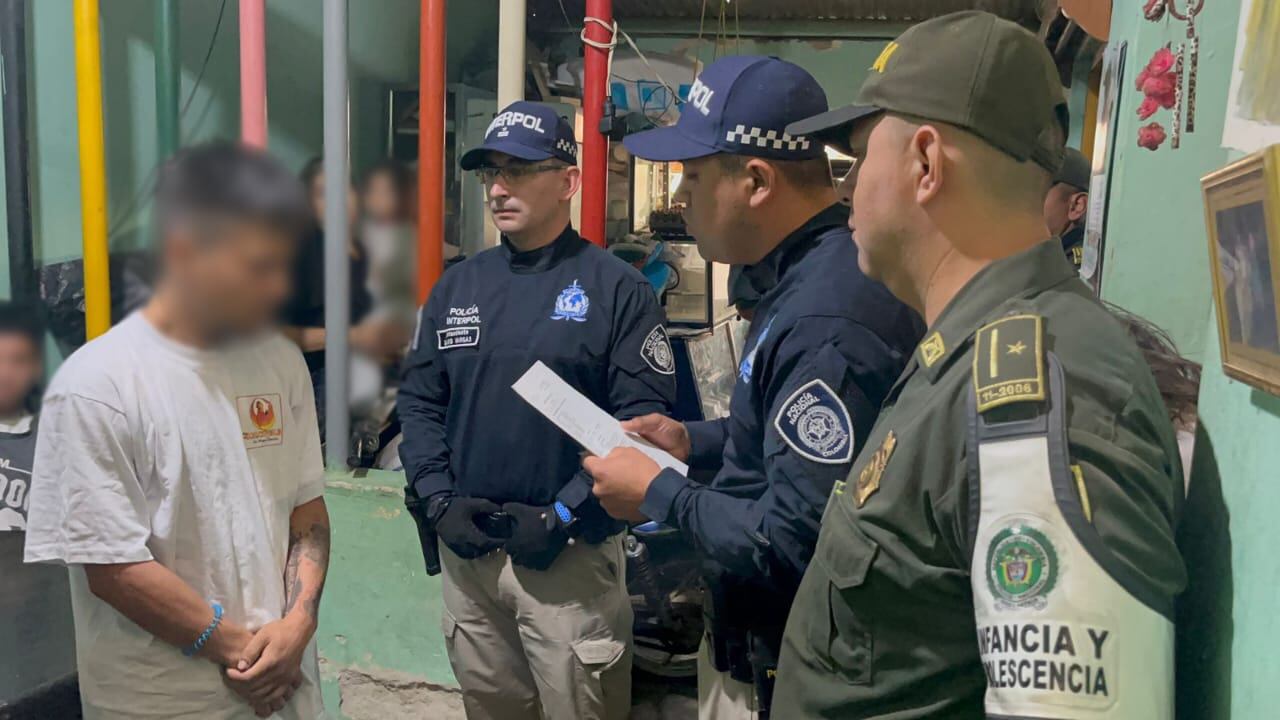 Aberrante: pareja grababa contenido sexual de su hija de 4 años y lo vendía en redes de pedófilos, los detalles del caso son escalofriantes .