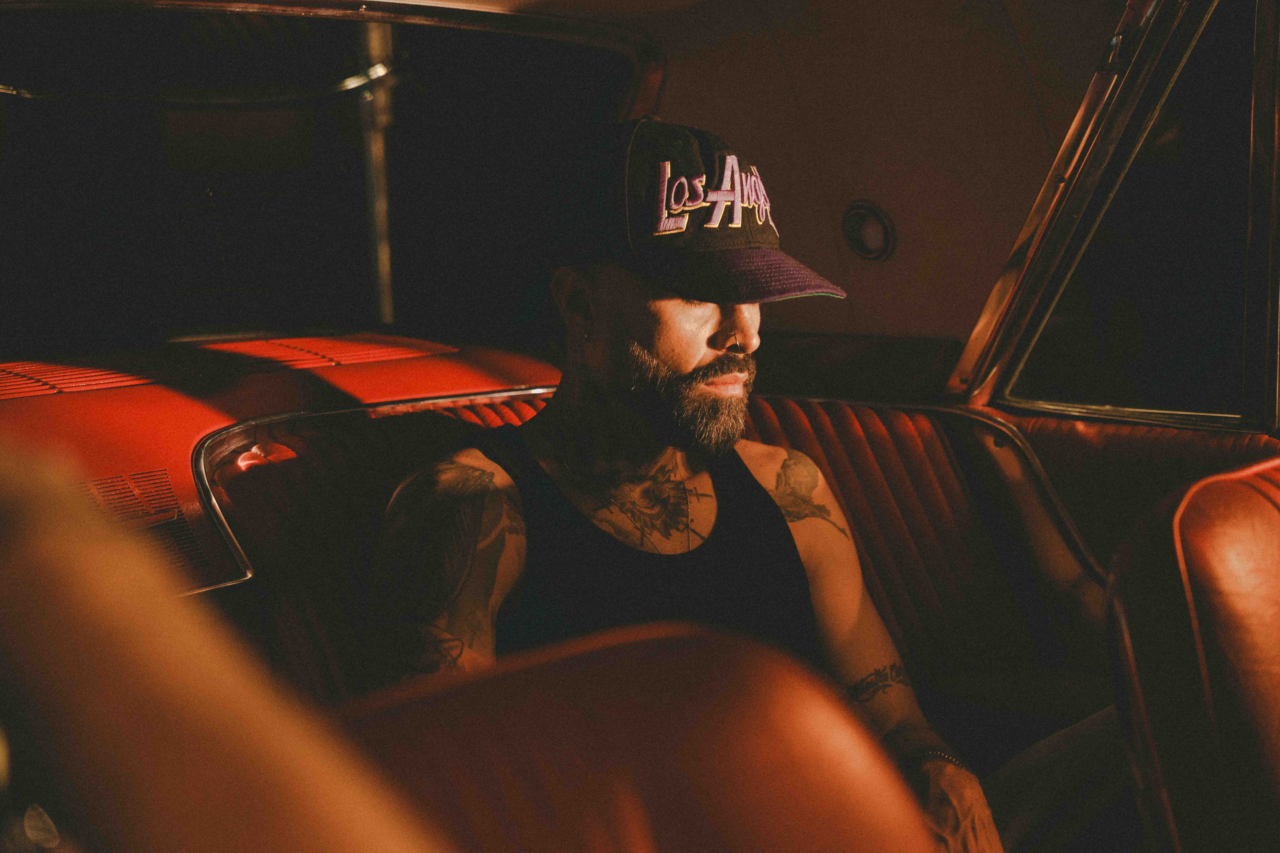 El artista caleño estrena canción en la que le canta al amor.