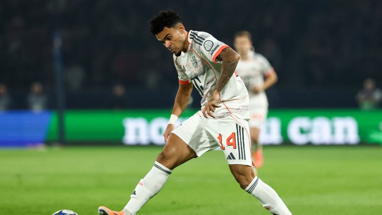 Luis Díaz durante una acción de juego contra el PSG en la Champions.