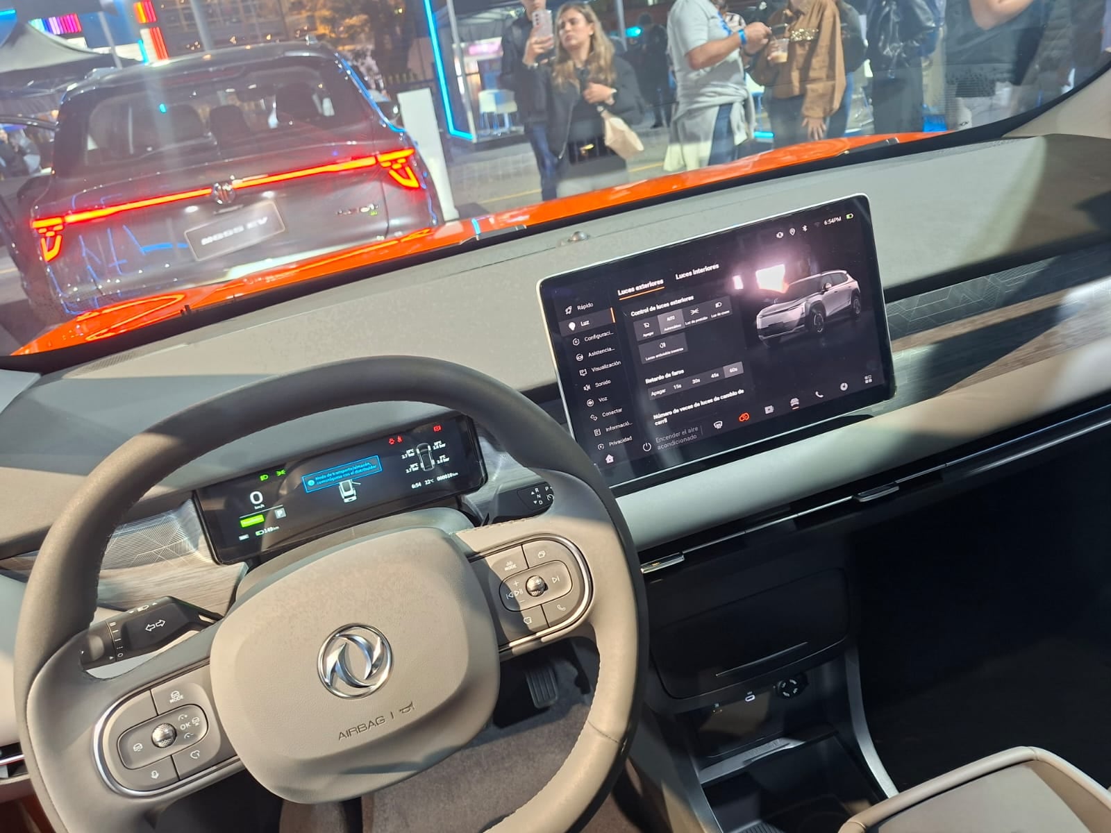 El nuevo Dongfeng VIGO incorpora tecnologías de asistencia a la conducción, regeneración de energía y carga rápida.