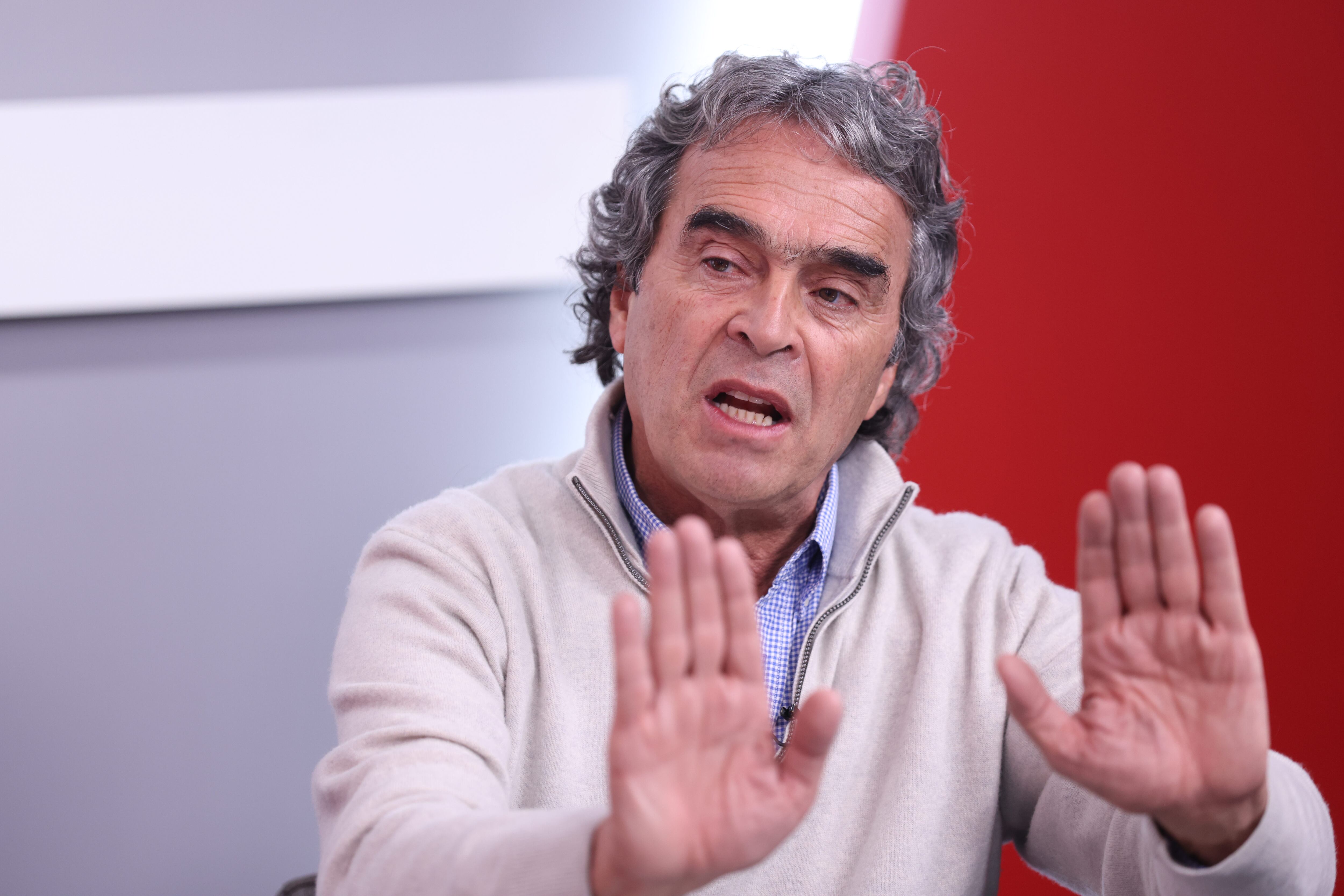 Vicky Davila entrevistará en vivo a Sergio Fajardo
Domingo 3 mayo 2026