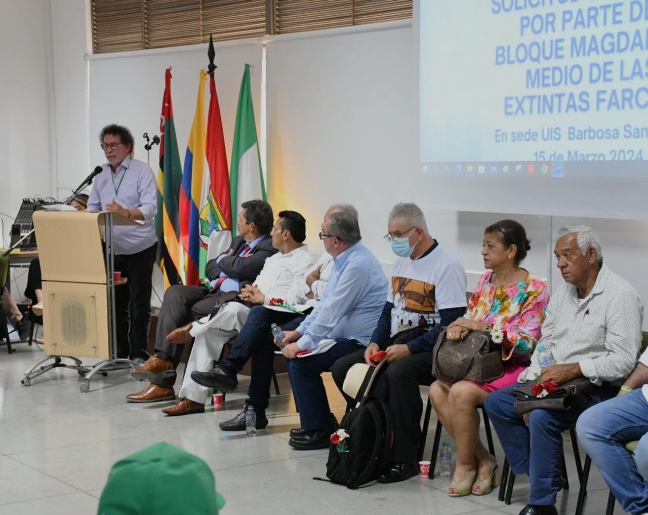 Encuentro con víctimas del secuestro en Santander.