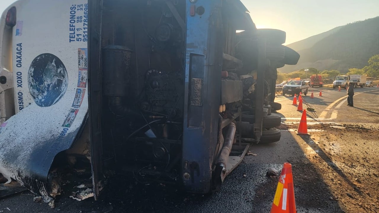 Así registró el gobernador de Oaxaca, Víctor Cabrera, el trágico accidente.