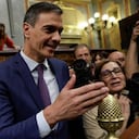 Se celebra un pleno de investidura en el Parlamento español, en Madrid, mientras Pedro Sánchez espera continuar en el cargo,