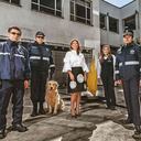 De izquierda a derecha: Felipe Navarro, mensajero; Wilmer Mujica, manejador canino; Ana Rocío Sabogal, presidente del Grupo Altum; Fabiola Sibajá, supervisora de servicios generales; Patricia Diosa, guardia de seguridad, y Carlos Fernando Rodríguez, escolta.