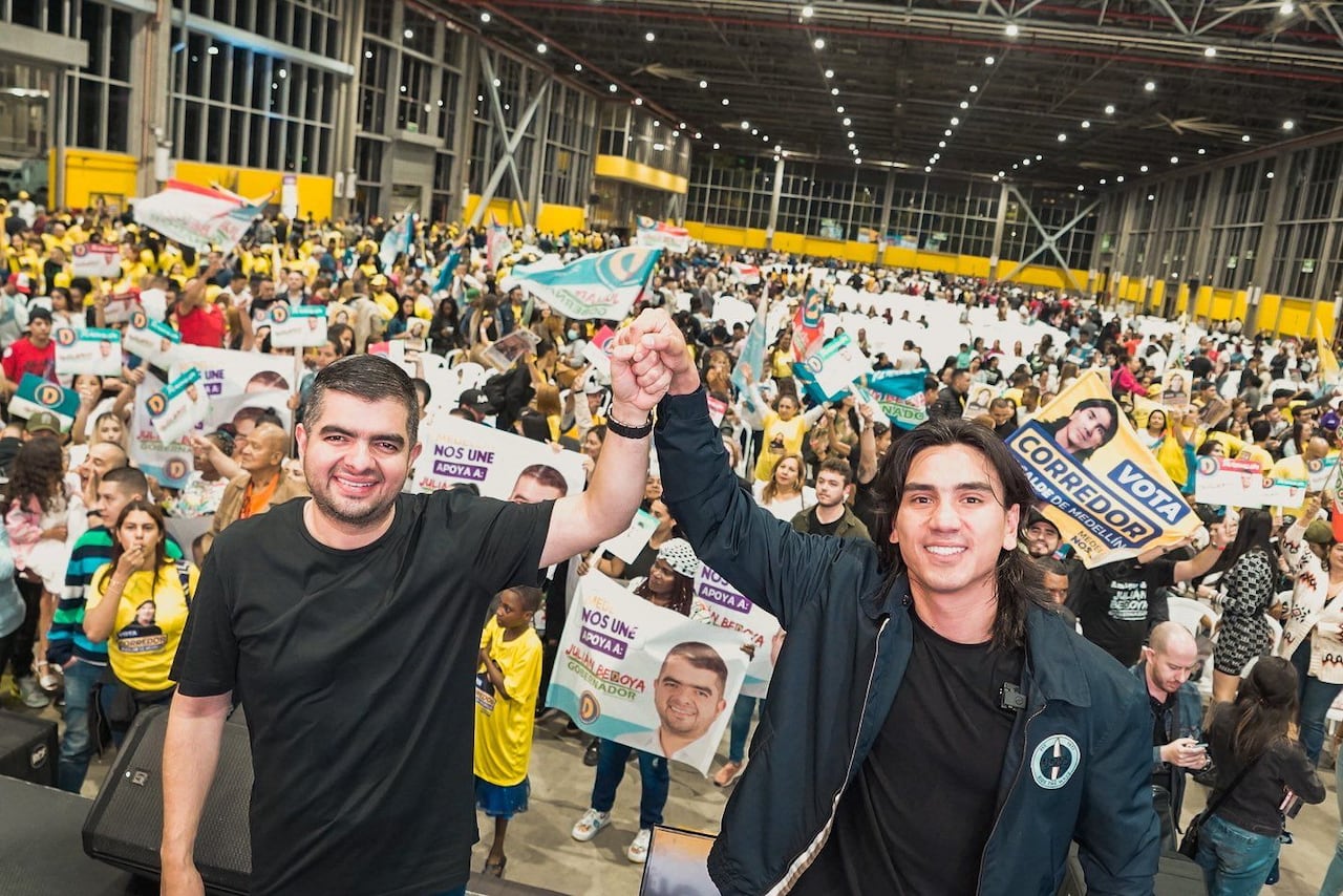 Julián Bedoya (candidato a la Gobernación de Antioquia) y Albert Corredor (candidato a la Alcaldía de Medellín).