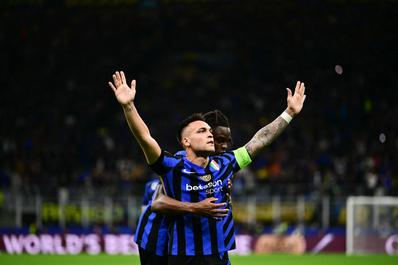 Lautaro Martínez abrió la cuenta para el Inter ante el Barcelona.