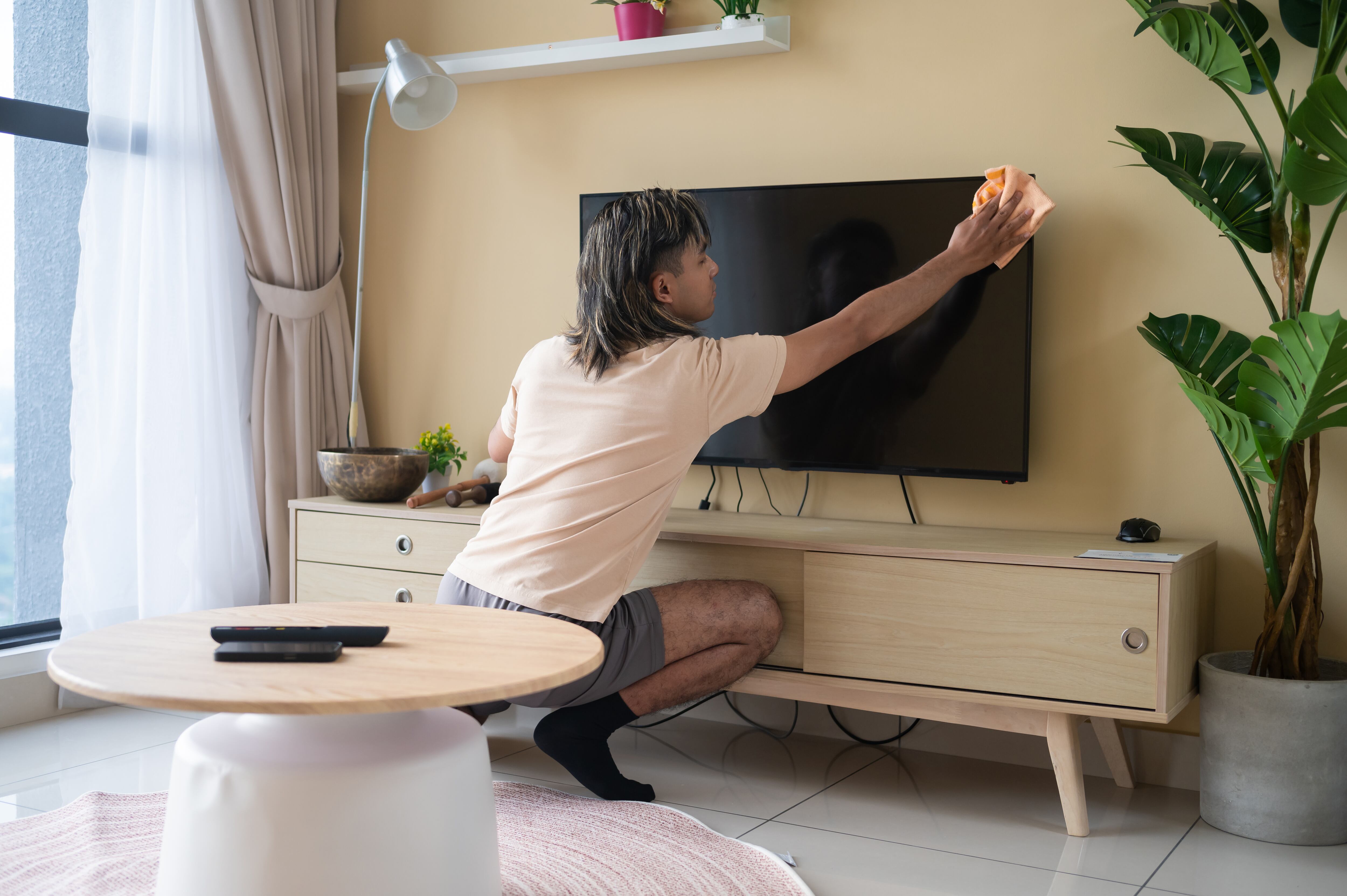 Antes de comenzar a limpiar la pantalla, es importante seguir algunas recomendaciones generales.