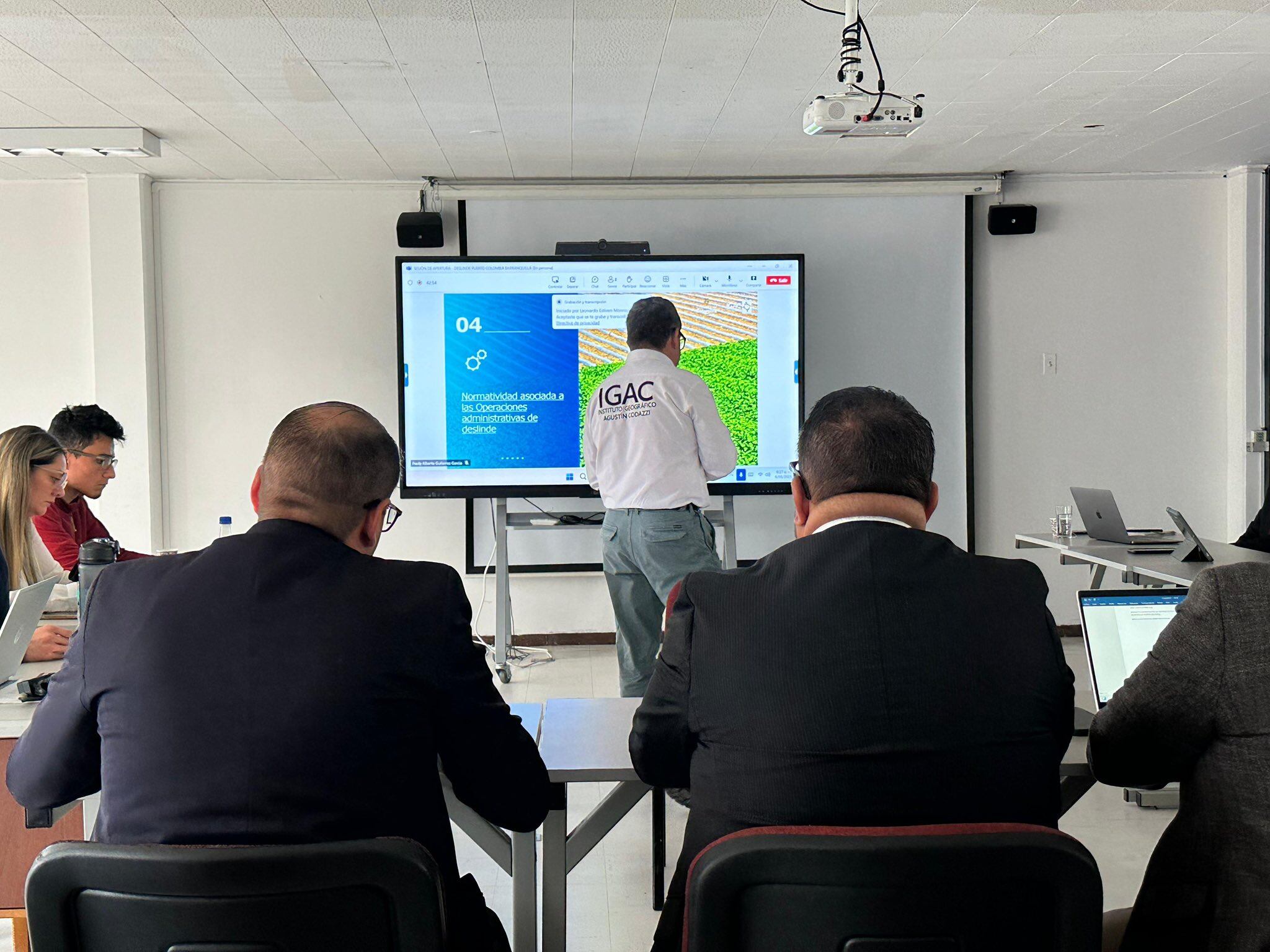 Comisión desde Puerto Colombia en IGAC de Bogotá.