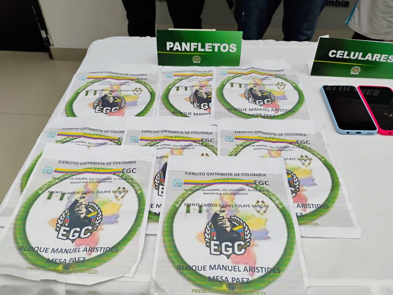 Panfletos del Clan del Golfo.