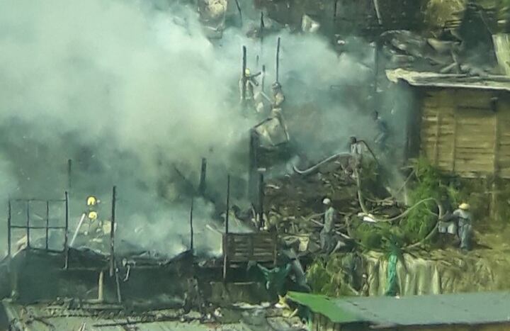 Casas destruidas en el barrio Vallejuelos en Medellín.