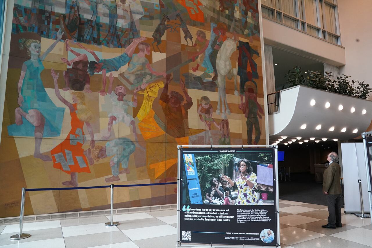 Werner Schmidt of the United Nations discusses artworks at The United Nations on November 3, 2021 in New York. - Chagall, Moore, L�ger: in nearly eight decades, the United Nations headquarters in New York has accumulated valuable works of art, from states and individuals, making the compound another attractive tourist stop in the Big Apple.