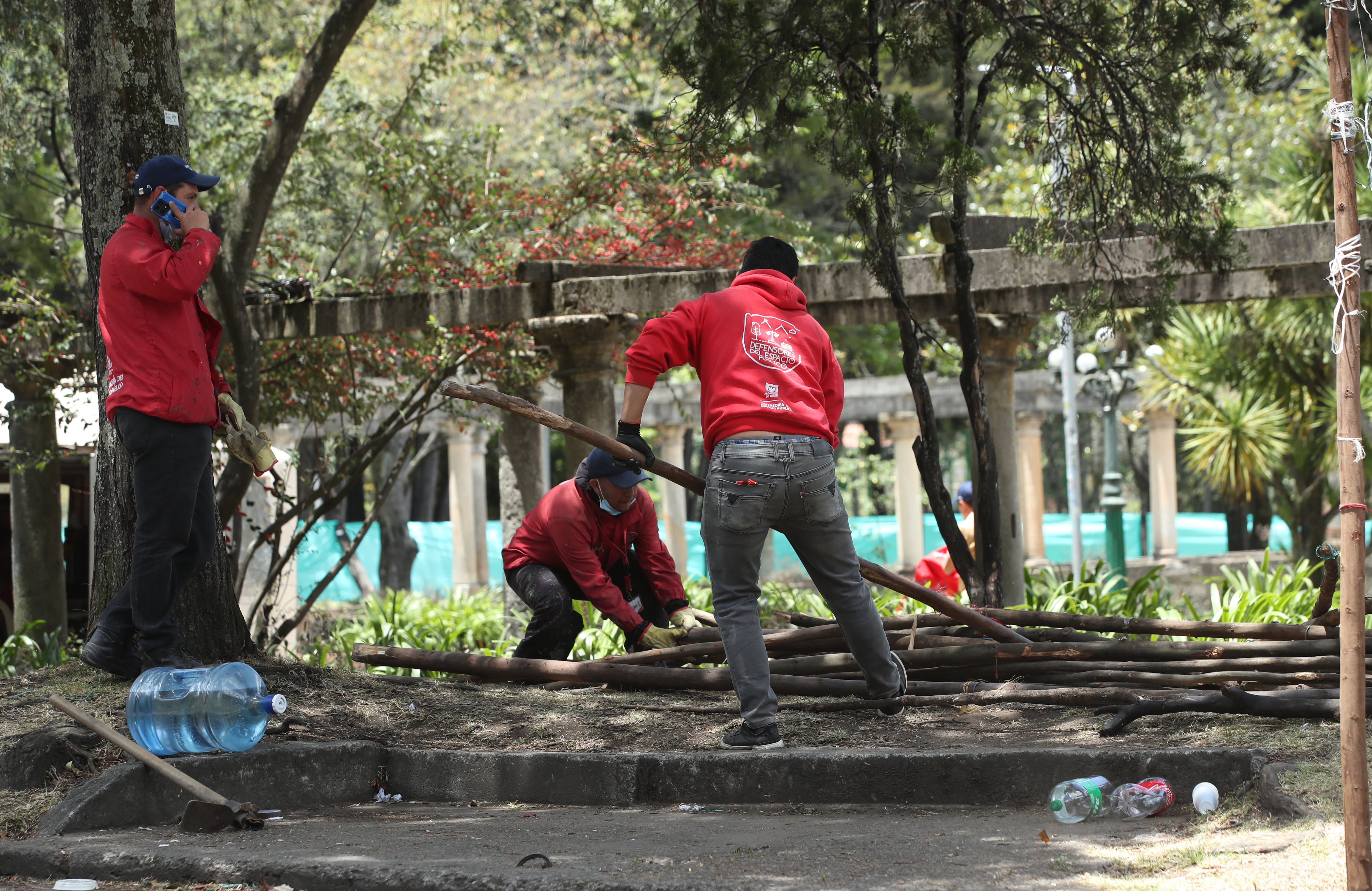 Cierran el Parque Nacional de Bogotá después de 11 meses de asentamiento de los indígenas embera
Bogotá mayo 13 del 2022
Foto Guillermo Torres Reina -Semana