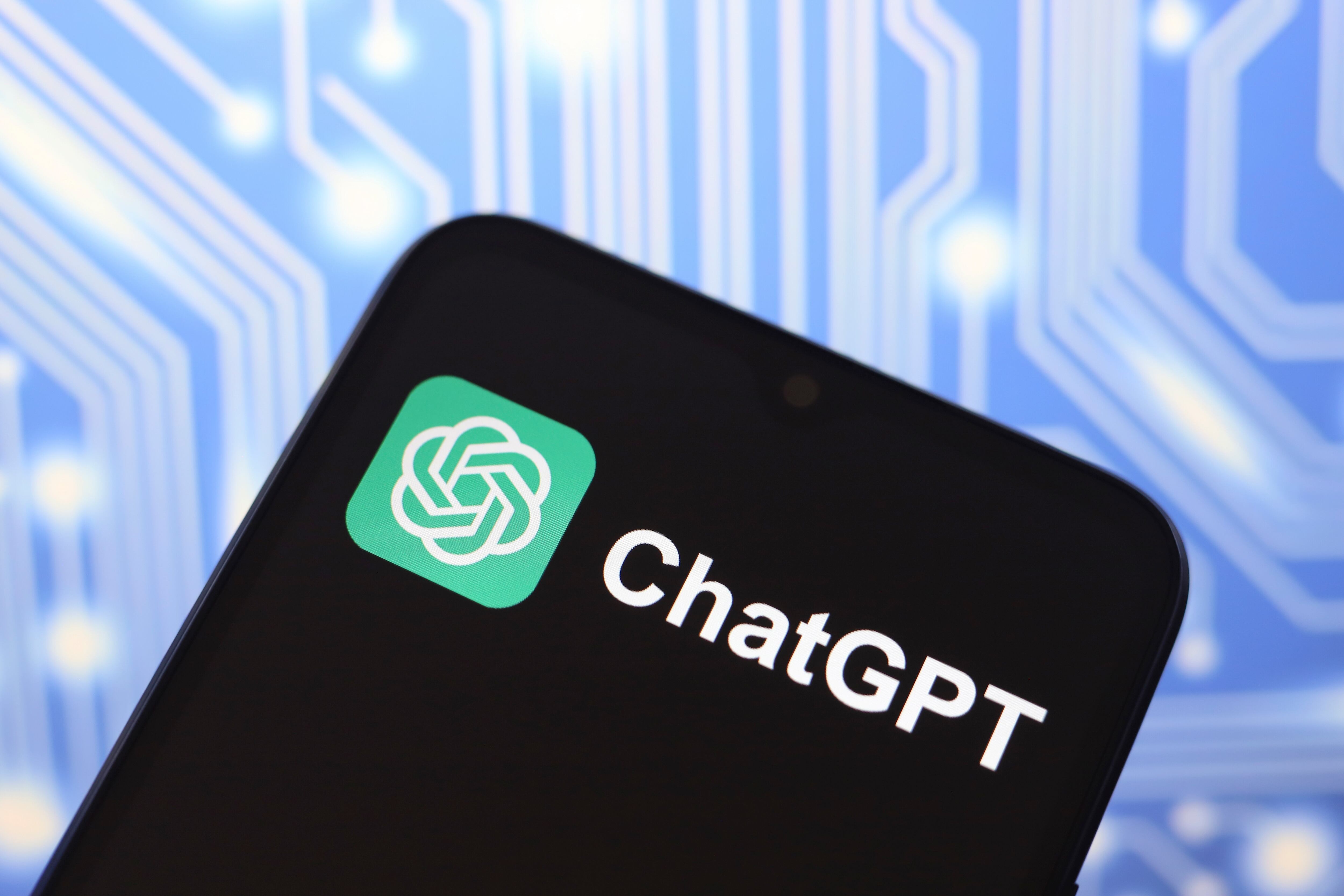 ChatGPT puede realizar diversas tareas, como responder preguntas, escribir ensayos y generar ideas.