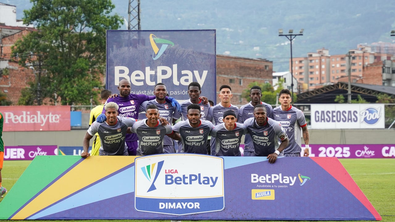 Nómina titular de Santa Fe en la goleada 1-7 contra Envigado en el Polideportivo Sur.