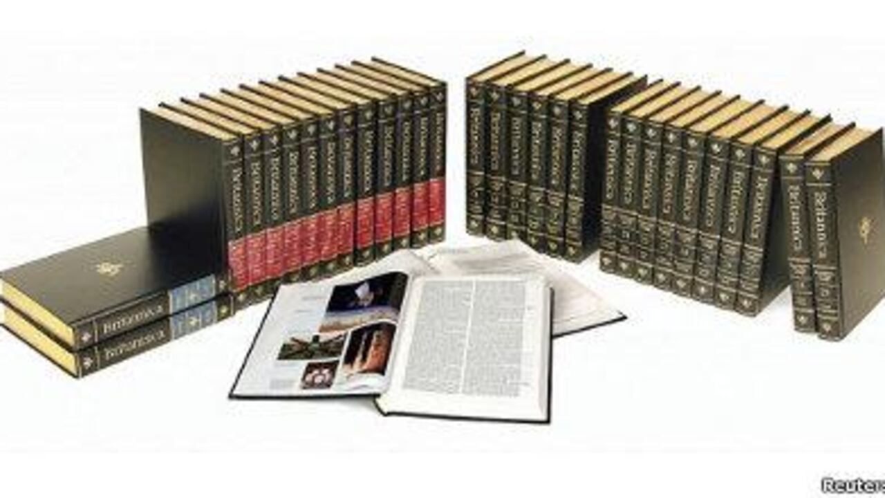 Una copia de los 32 tomos de última edición en papel de la Enciclopedia Británica cuesta unos US$1.900.