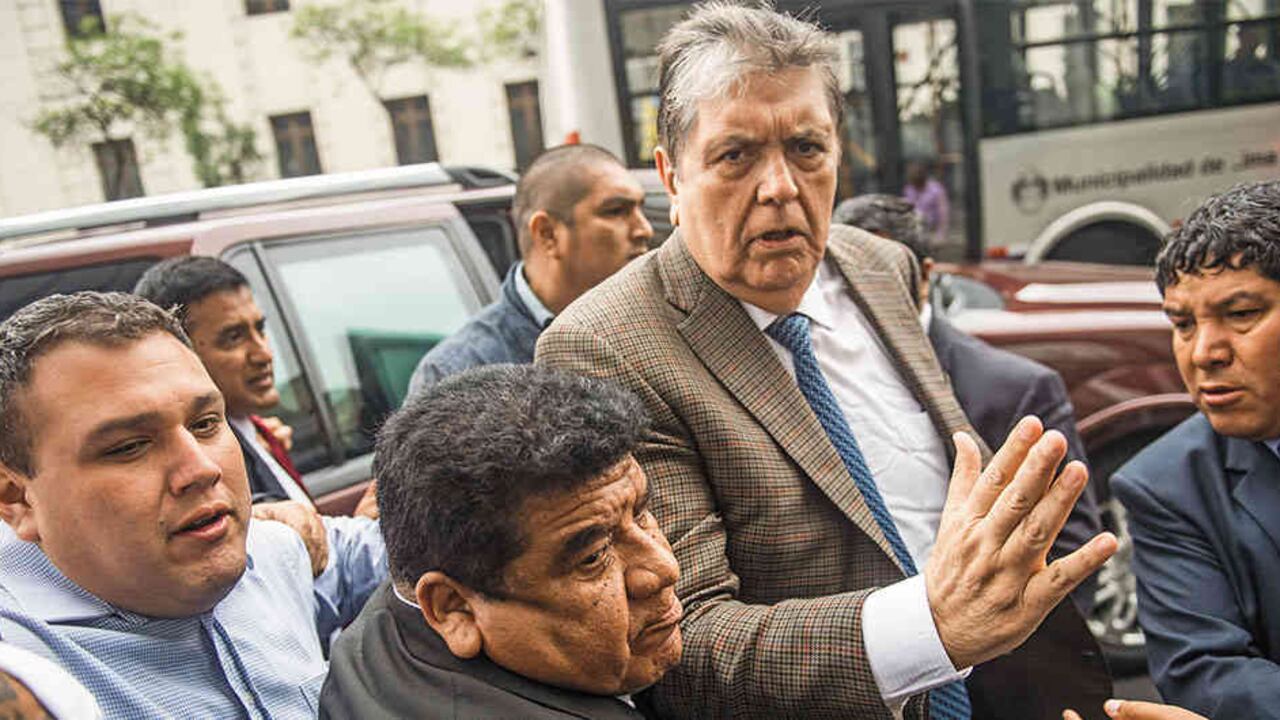 Alan García ya había estado en manos de las autoridades. Esta vez, prefirió la muerte antes que la vergüenza.