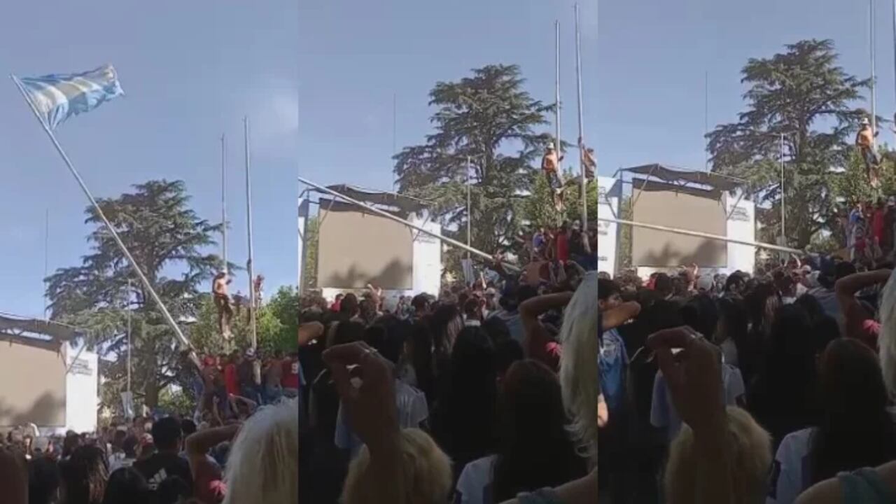 En las imágenes que se pueden ver a través de redes sociales, se observa cómo el hombre se encontraba en uno de los mástiles cayó al piso.