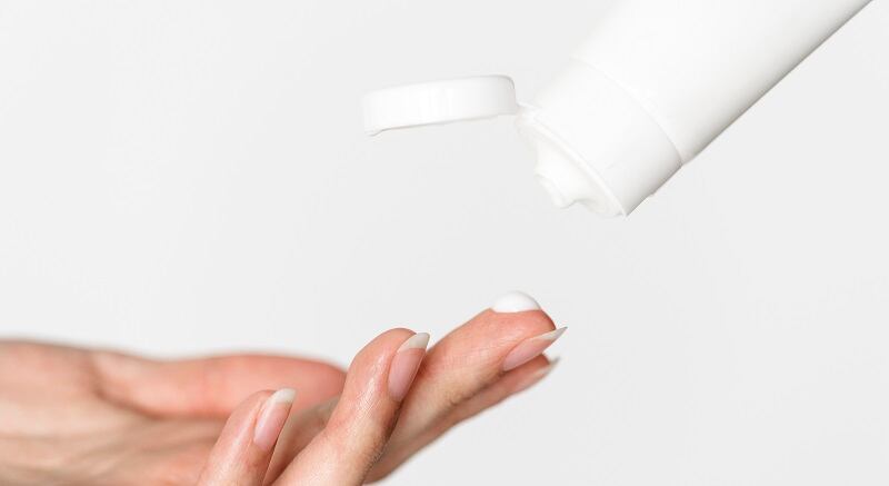 Las cremas tópicas son especiales para el rostro.