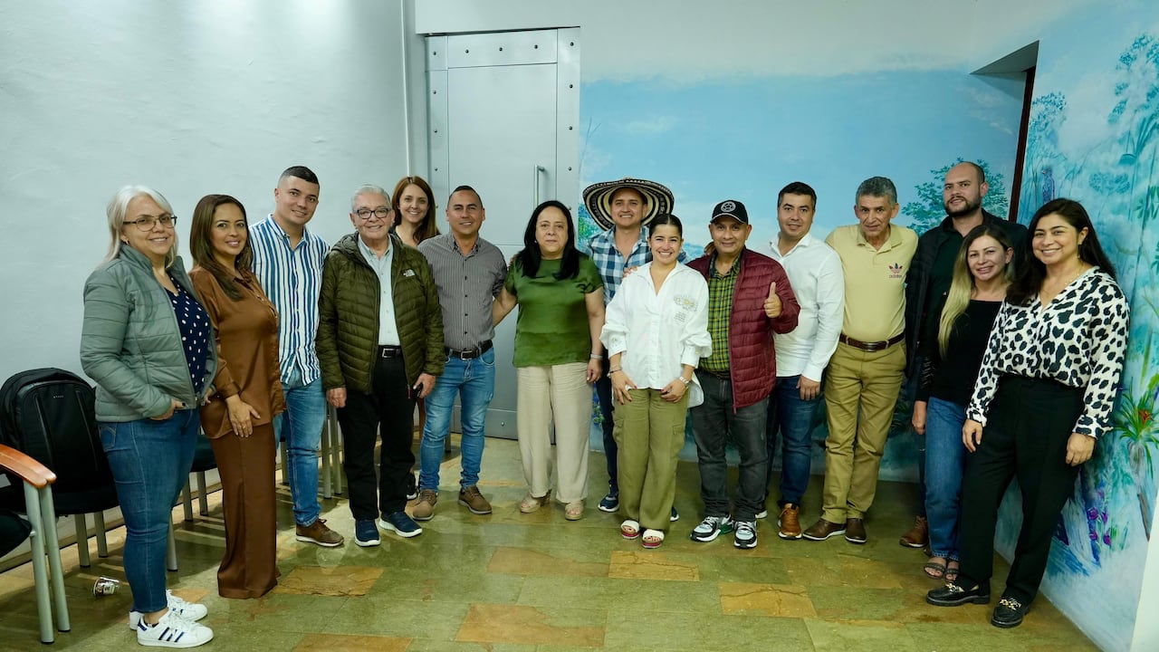 Reunión de paz en Corantioquia.