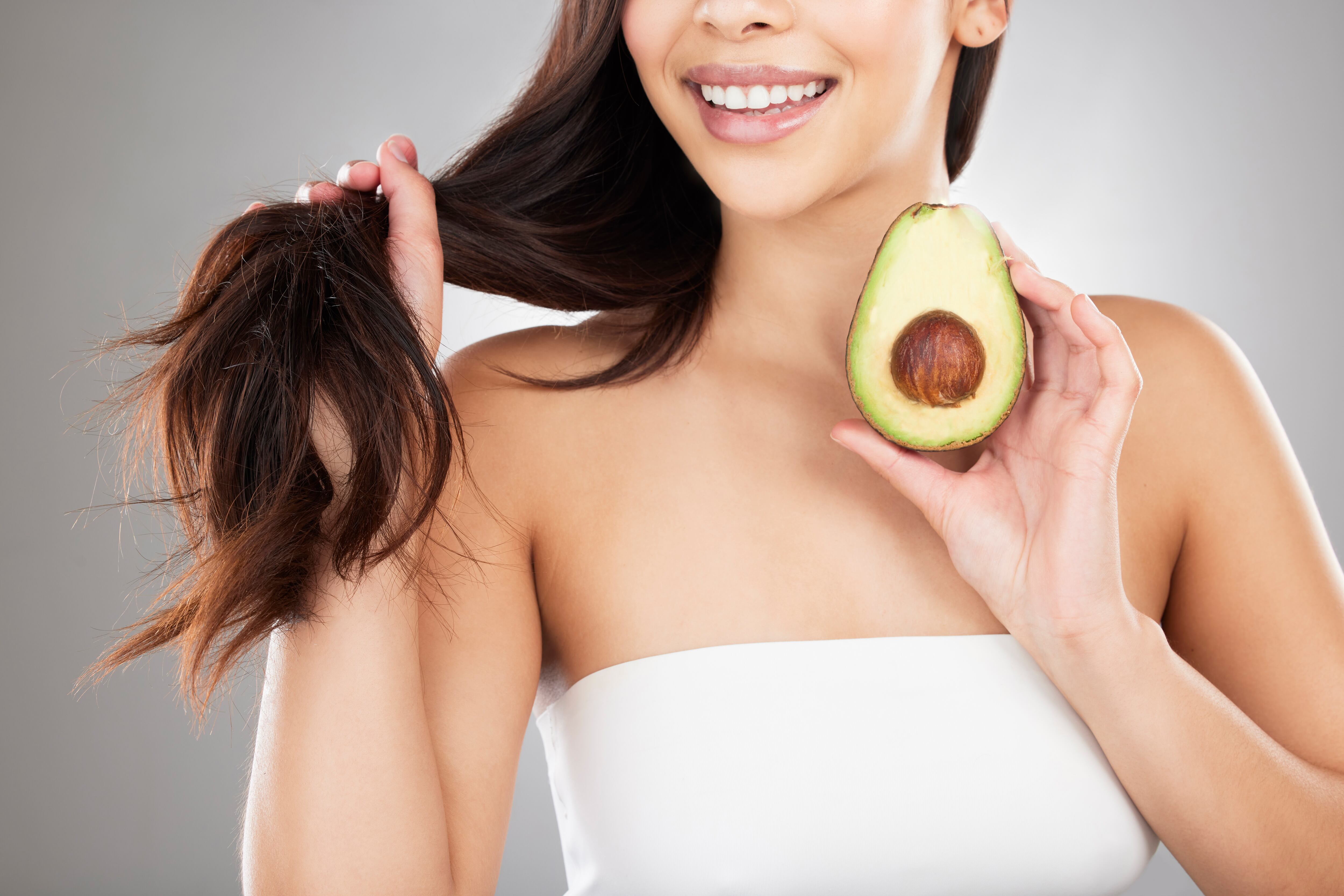 El aguacate puede volverse un gran aliado para cuidar el cabello.