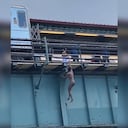 Angustiosos momentos se vivieron en inmediaciones de estación del metro de Nueva York por cuenta de hombre desnudo, aparentemente con problemas mentales.