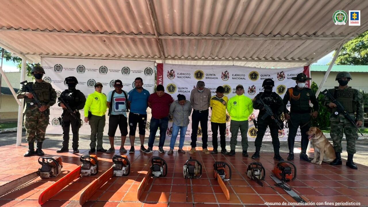 La Fiscalía logró la captura de seis personas que estarían al frente de una estrategia criminal contra el medio ambiente en  Santander y Antioquia.