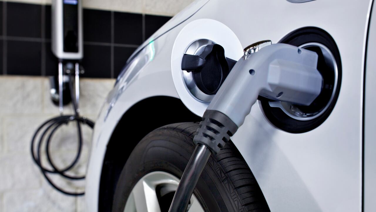 Vehículo eléctrico en carga