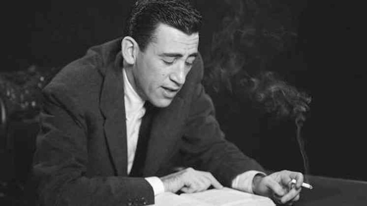 D.J. Salinger odiaba que le tomaran fotografías. En sus últimos años de vida llegó a agredir a los fotógrafos que se le acercaban.