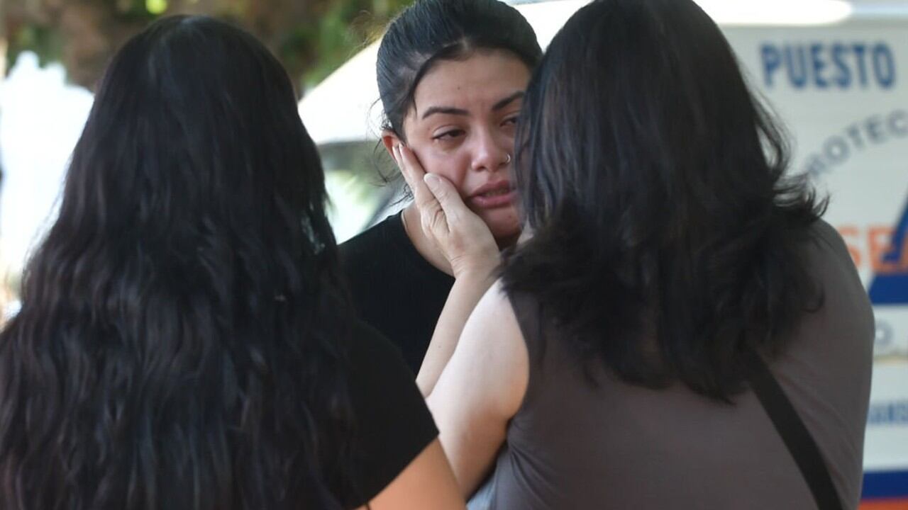 Los familiares de los fallecidos siguen esperando la respectiva identificación por parte de los forenses.