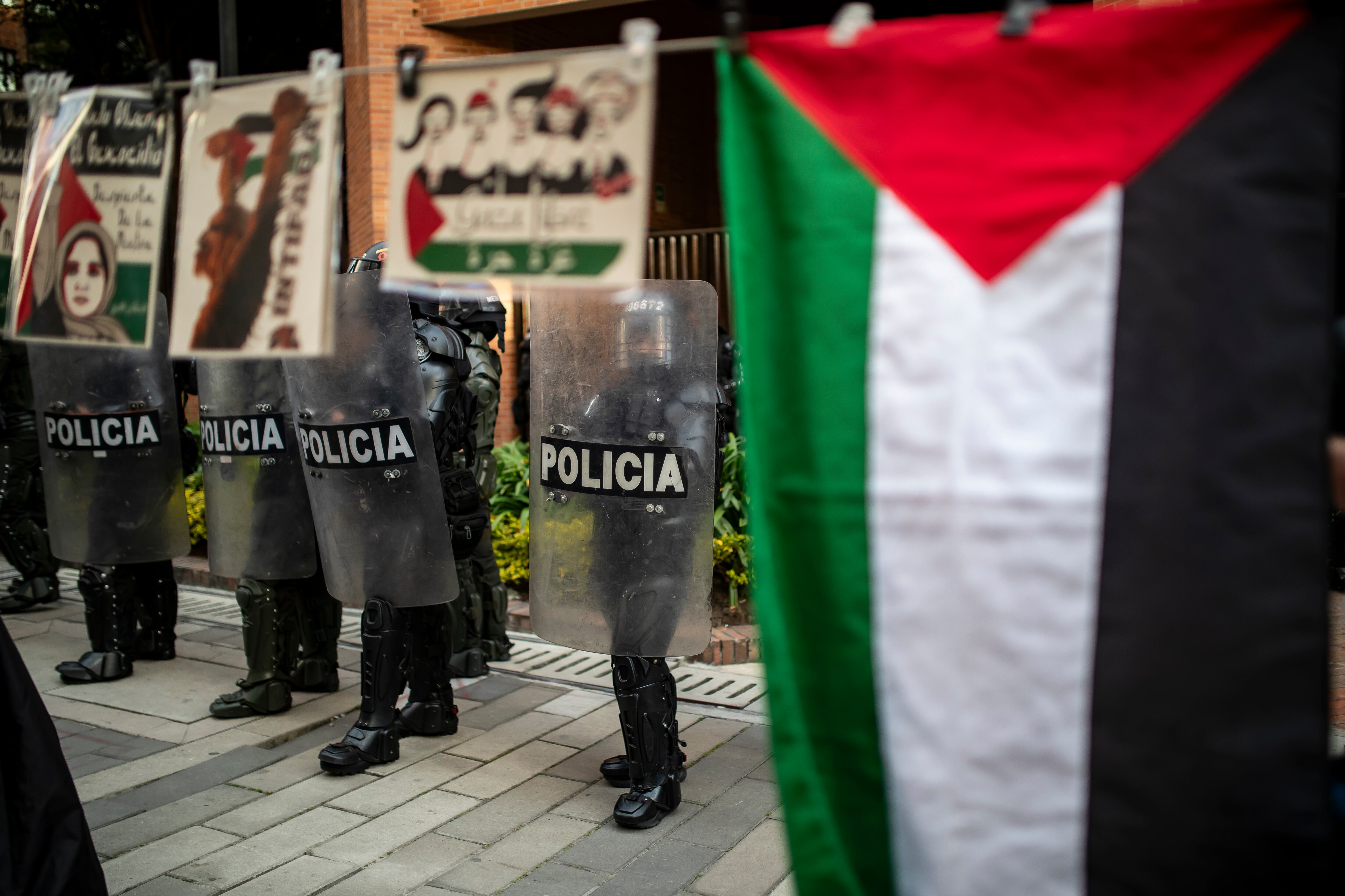 Manifestación a favor de Palestina y por la interceptación por parte del Estado de Israel a la Flotilla que se dirigía a Gaza con ayuda humanitaria y defensores de derechos humanos, entre ellos dos colombianas
