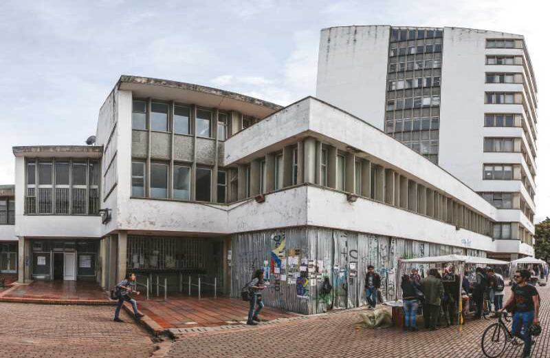 El ala oriental de la antigua torre de Enfermería (derecha) es una de las estructuras que se demolerán pronto. Foto: Carlos Julio Martínez