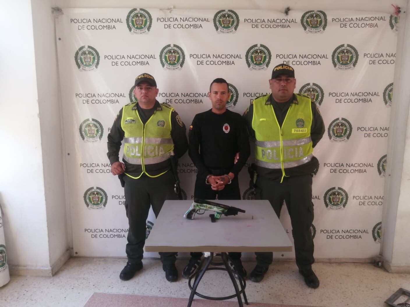 Hombre sorprendido con escopeta