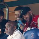 Neymar Jr es visto durante el partido de la Ligue 1 entre Paris Saint-Germain y FC Lorient en el Parc des Princes el 30 de abril de 2023 en París, Francia. (Photo by Pierre Suu/WireImage)